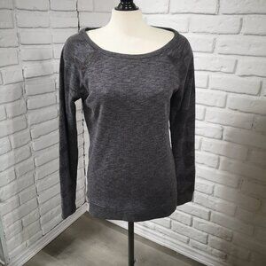 Under Armour All Season Gear Ladies Size Medium Dark Grey Fitted Sweat Top